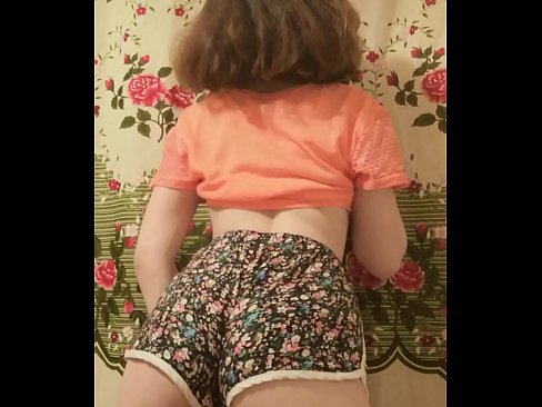 ❤️ ʻO ka pēpē ʻōpio uʻi e wehe ana i kona mau pōkole ma ka pahupaʻikiʻi Sex video ma porn haw.klassikaprint.ru